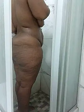 Snapshot of Bigboobsbooty chatting on 11-23-25, 02:33 Bigboobsbooty online show from 11-23-25, 02:33