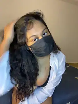 Monica  Bellucci   online show from 12-21-25, 02:46