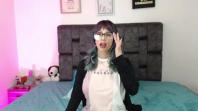 Allisonpetite1 online show from 10-15-25, 07:58