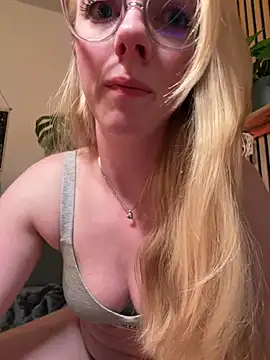 LinaLeana online show from 04-04-26, 05:54