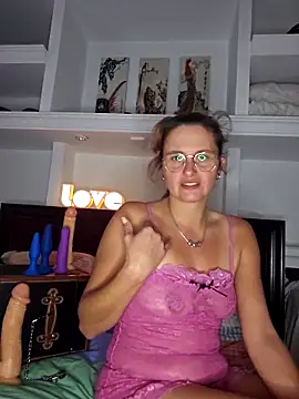 Snapshot of xcrazzycat chatting on 11-27-25, 12:29 xcrazzycat online show from 11-27-25, 12:29