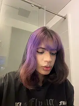 Snapshot of sukulaurens chatting on 01-07-26, 04:15 sukulaurens online show from 01-07-26, 04:15