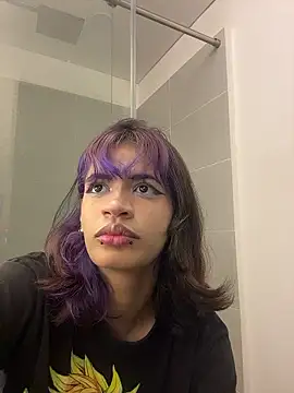 Snapshot of sukulaurens chatting on 01-08-26, 05:10 sukulaurens online show from 01-08-26, 05:10