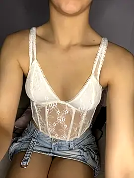 Snapshot of christalles chatting on 11-22-25, 08:30 christalles online show from 11-22-25, 08:30