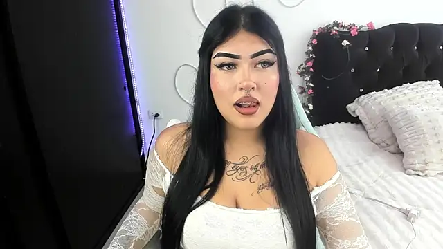 hollycute   online show from 04-01-26, 04:26