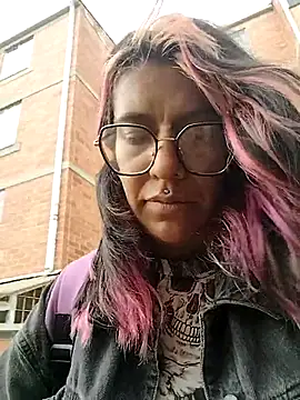 Abby 2-1 online show from 10-27-25, 07:18