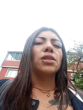 Snapshot of Saray_1-2 chatting on 10-20-25, 06:41 Saray 1-2 online show from 10-20-25, 06:41