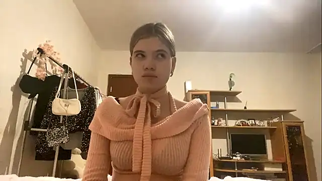 AlmetaBradicich online show from 12-04-25, 03:54