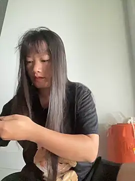 TrangNemo online show from 10-24-25, 11:45