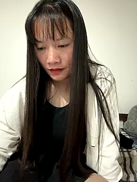 TrangNemo online show from 10-28-25, 12:30