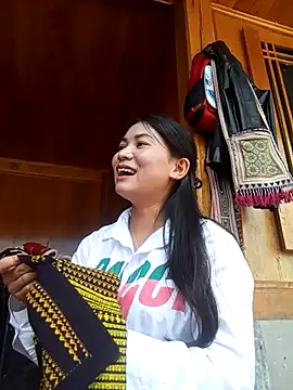 Snapshot of kun-love chatting on 10-13-25, 02:44 kun-love online show from 10-13-25, 02:44