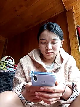 Snapshot of kun-love chatting on 10-14-25, 05:08 kun-love online show from 10-14-25, 05:08