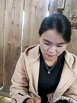 Snapshot of kun-love chatting on 10-23-25, 02:11 kun-love online show from 10-23-25, 02:11