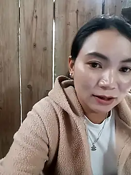 Snapshot of kun-love chatting on 10-24-25, 04:31 kun-love online show from 10-24-25, 04:31