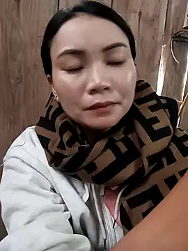 Snapshot of kun-love chatting on 11-14-25, 02:32 kun-love online show from 11-14-25, 02:32