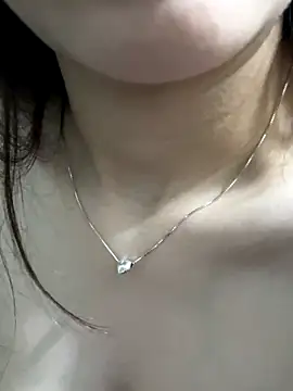 Snapshot of Beyeuuu chatting on 11-16-25, 03:01 Beyeuuu online show from 11-16-25, 03:01