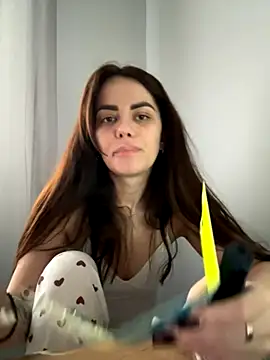 Bella-Flower online show from 10-30-25, 04:36