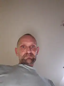 Snapshot of Remello1 chatting on 10-24-25, 11:34 Remello1 online show from 10-24-25, 11:34