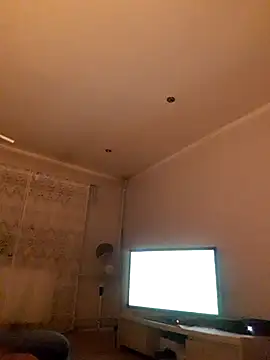 Snapshot of Remello1 chatting on 12-20-25, 09:11 Remello1 online show from 12-20-25, 09:11