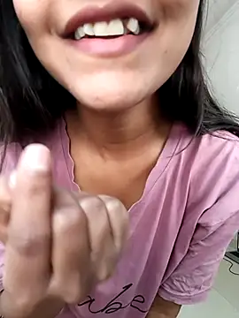 anshika0124 online show from 11-21-25, 05:28