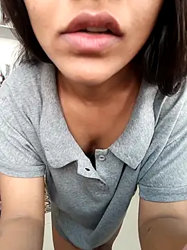 anshika0124 online show from 11-22-25, 04:55