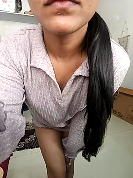 anshika0124 online show from 11-25-25, 05:51