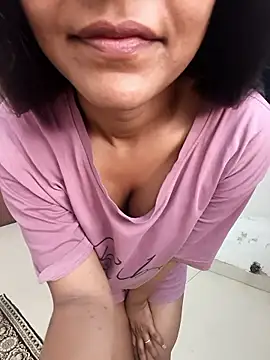 Snapshot of anshika0124 chatting on 01-19-26, 07:45 anshika0124 online show from 01-19-26, 07:45