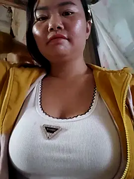 Snapshot of pi-pi-00 chatting on 10-16-25, 04:13 pi-pi-00 online show from 10-16-25, 04:13