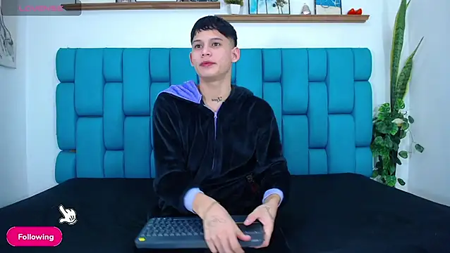 Brian hot online show from 04-22-26, 06:42