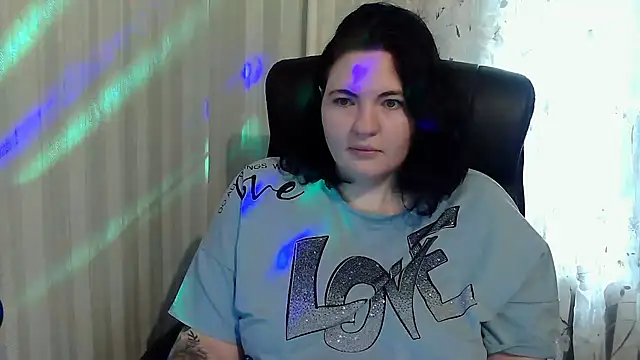 Snapshot of XLisaBlueXs_ chatting on 10-18-25, 10:49 XLisaBlueXs online show from 10-18-25, 10:49