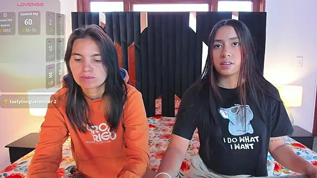 Sofy and Mia online show from 10-30-25, 12:17