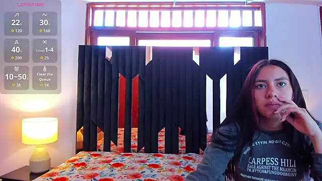 Sofy and Mia online show from 11-01-25, 12:51