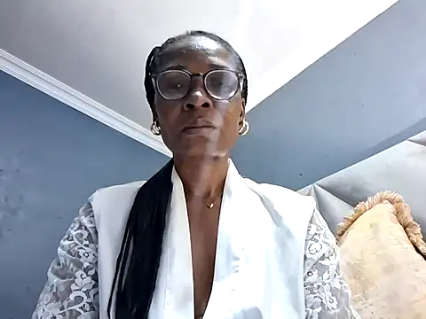 Snapshot of NaughtyCouga chatting on 06-16-26, 05:10 NaughtyCouga online show from 06-16-26, 05:10
