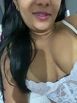 Snapshot of Brunamorenago chatting on 02-18-26, 12:45 Brunamorenago online show from 02-18-26, 12:45