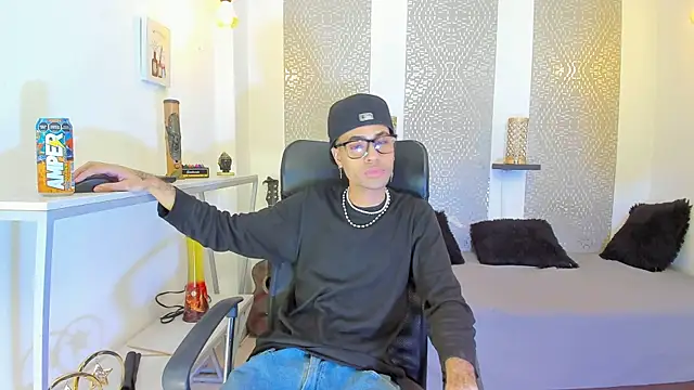 JacobBlackwell  online show from 11-25-25, 07:25