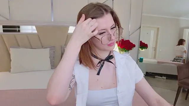 JessiJull online show from 03-03-26, 05:19