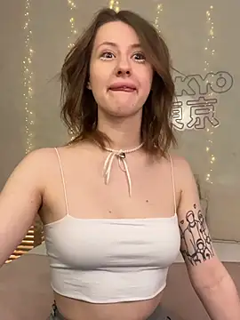 JessiJull online show from 04-17-26, 05:21