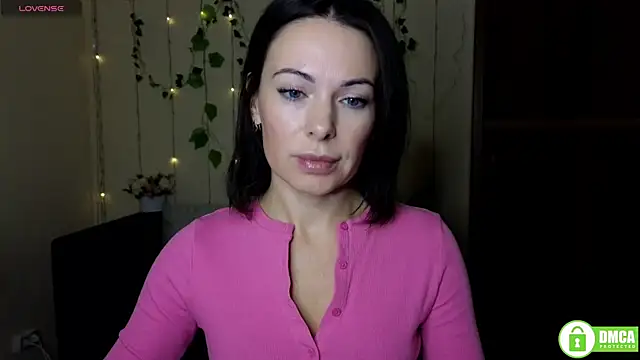 Snapshot of Rita_lovvylyou chatting on 10-17-25, 05:21 Rita lovvylyou online show from 10-17-25, 05:21