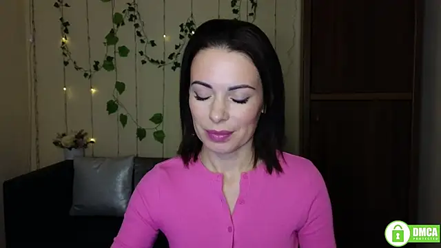 Snapshot of Rita_lovvylyou chatting on 10-28-25, 06:28 Rita lovvylyou online show from 10-28-25, 06:28