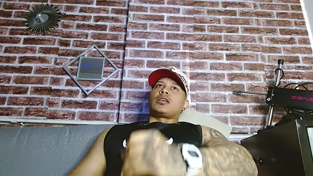 Snapshot of jordan_bigcock_ chatting on 05-12-26, 03:42 jordan bigcock online show from 05-12-26, 03:42