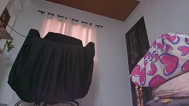 Snapshot of s-sweett chatting on 02-28-26, 08:21 s-sweett online show from 02-28-26, 08:21