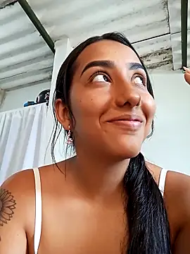 Snapshot of Queen_sofya chatting on 01-06-26, 06:33 Queen sofya online show from 01-06-26, 06:33