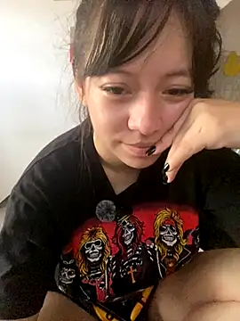 Snapshot of Damara_Rolands- chatting on 10-23-25, 06:17 Damara Rolands- online show from 10-23-25, 06:17