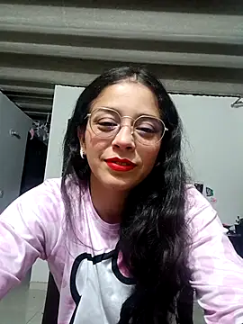 Snapshot of Eloisa_smith chatting on 10-22-25, 04:35 Eloisa smith online show from 10-22-25, 04:35