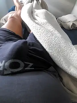 Merlin2310 online show from 11-16-25, 05:51