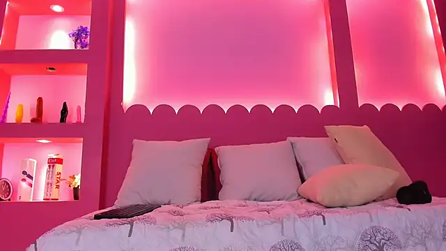 Snapshot of Elena_Kink chatting on 04-23-26, 07:30 Elena Kink online show from 04-23-26, 07:30