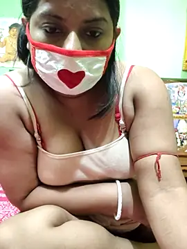 Snapshot of MAGGO-11 chatting on 10-12-25, 10:14 MAGGO-11 online show from 10-12-25, 10:14