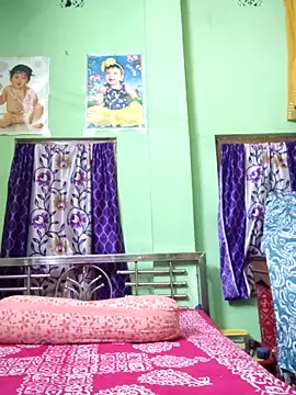 Snapshot of MAGGO-11 chatting on 10-15-25, 06:19 MAGGO-11 online show from 10-15-25, 06:19