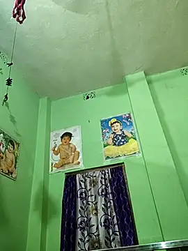 Snapshot of MAGGO-11 chatting on 10-17-25, 10:07 MAGGO-11 online show from 10-17-25, 10:07