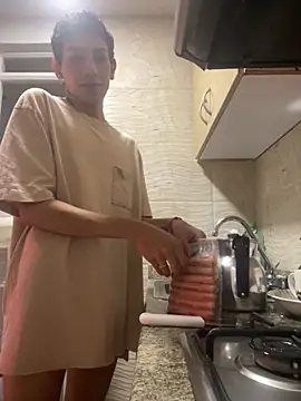 SiaraRealist online show from 11-04-25, 08:08